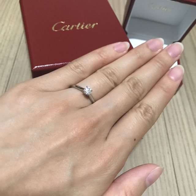 【カルティエ(Cartier)の口コミ】 カルティエとティファニーのどちらかが良い！と思い、婚約指輪探しをしま…