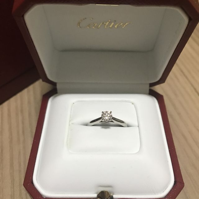 【カルティエ(Cartier)の口コミ】 カルティエとティファニーのどちらかが良い！と思い、婚約指輪探しをしま…