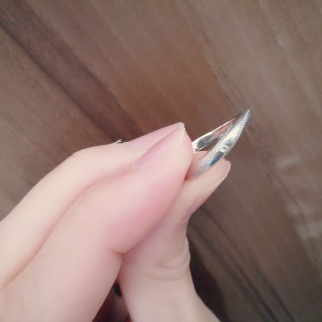 【エクセルコダイヤモンド(EXELCO DIAMOND)の口コミ】 指がきれいに見えること（女性にしては手が大きく指も太いので･･･）が決め…