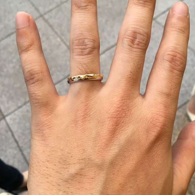 【ケイウノ ブライダル(K.UNO BRIDAL)の口コミ】 金と銀が入り混じっていて綺麗。はちみつが垂れたような見た目はほかにな…