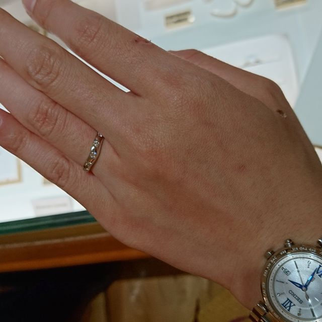 【ブルガリ(BVLGARI)の口コミ】 他社にはない、デザイン性もさることながら、フォルムが指の形を凄く綺麗…