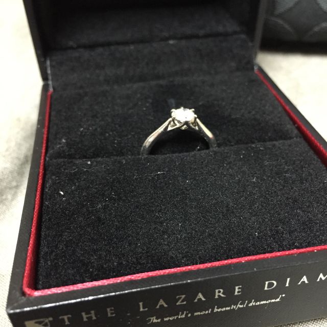 【ラザール ダイヤモンド(LAZARE DIAMOND)の口コミ】 元々、ミル打ちデザインの指輪を探していました。ミル打ちはデザイン変更…
