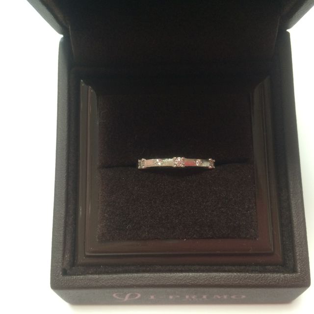 【アイプリモ(I-PRIMO)の口コミ】 婚約指輪を購入する際、結婚指輪も一緒に購入すると割引され、特典もいた…