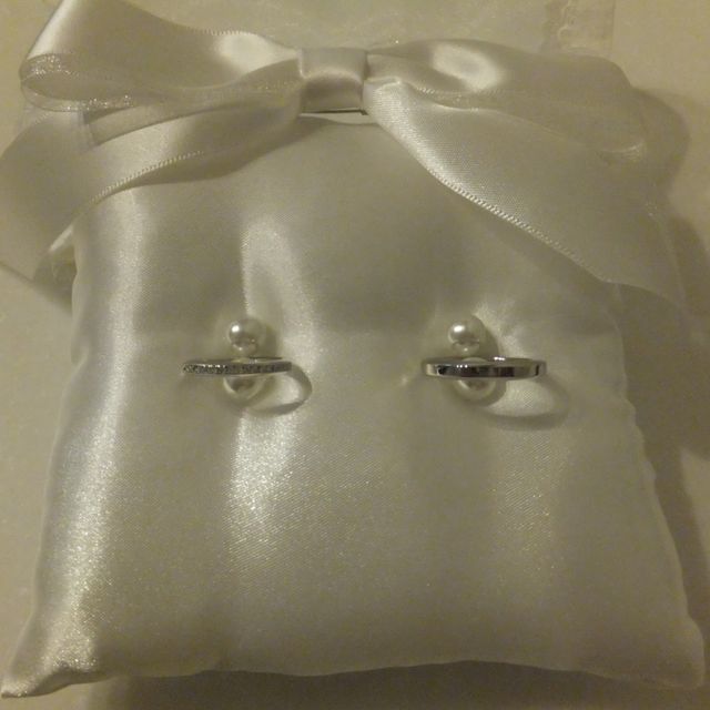 【ラザール ダイヤモンド(LAZARE DIAMOND)の口コミ】 時計を身に付けることすら苦手な主人、もちろん結婚指輪もつけないからい…