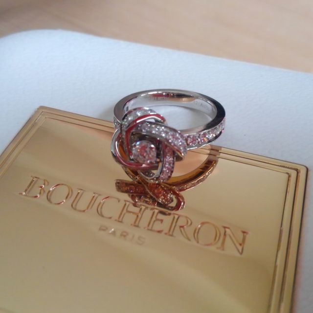 【ブシュロン(BOUCHERON)の口コミ】 一粒ダイヤは引っ掛かりそうだし、少し違うデザインのものを探していまし…