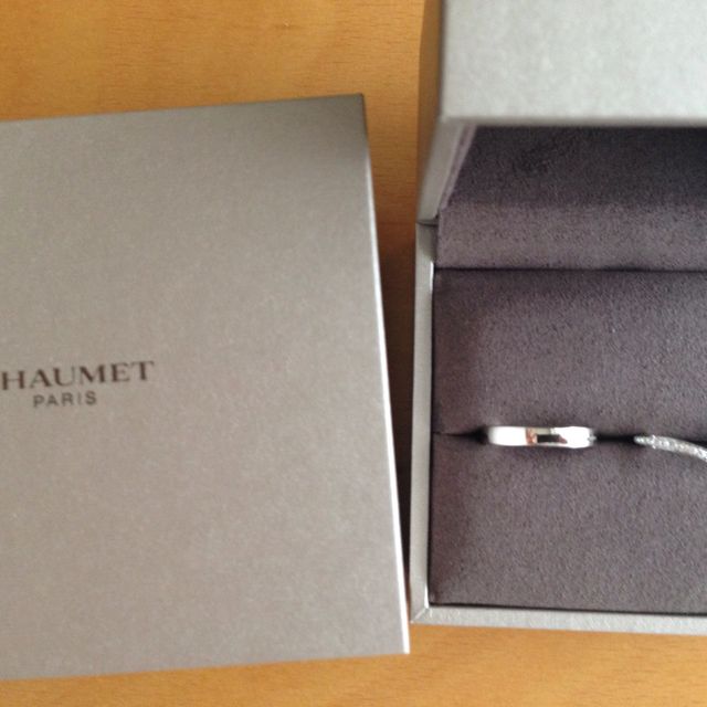【ショーメ(CHAUMET)の口コミ】 エンゲージリングとの重ねづけを考慮しながら結婚指輪を探しました。私は…