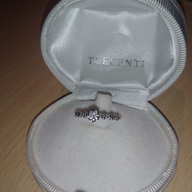 【TRECENTI(トレセンテ)の口コミ】 元々は別のデザインの物にしようかと悩んでいたのですが、彼がこのデザイ…