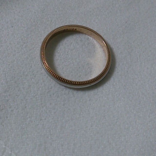 【アイプリモ(I-PRIMO)の口コミ】 シンプルなタイプの指輪がほしいなと思って探していたら、店員さんが勧め…