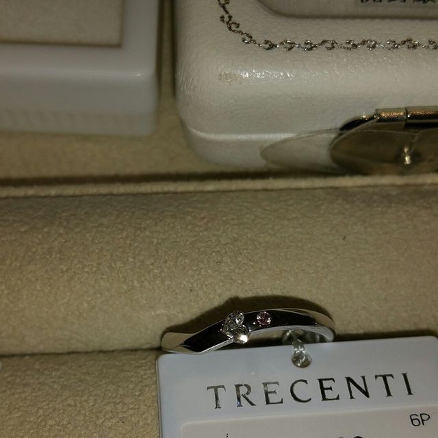 【TRECENTI(トレセンテ)の口コミ】 マリッジリングでも、シンプル過ぎず、重ねづけしなくても一本で華やかで…