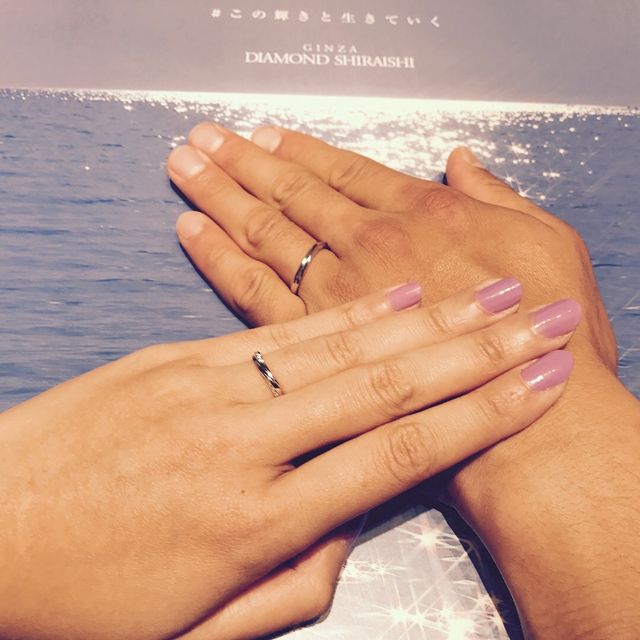 【銀座ダイヤモンドシライシの口コミ】 最初は2人ともド定番のシンプルなストレートラインの物でいいかなと思って…