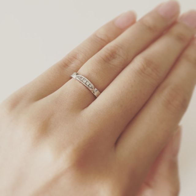 【【閉業】フラー・ジャコー(FURRER-JACOT)の口コミ】 さくらの形が個性的で気に入りました。
主人は普段アクセサリーを着けない…