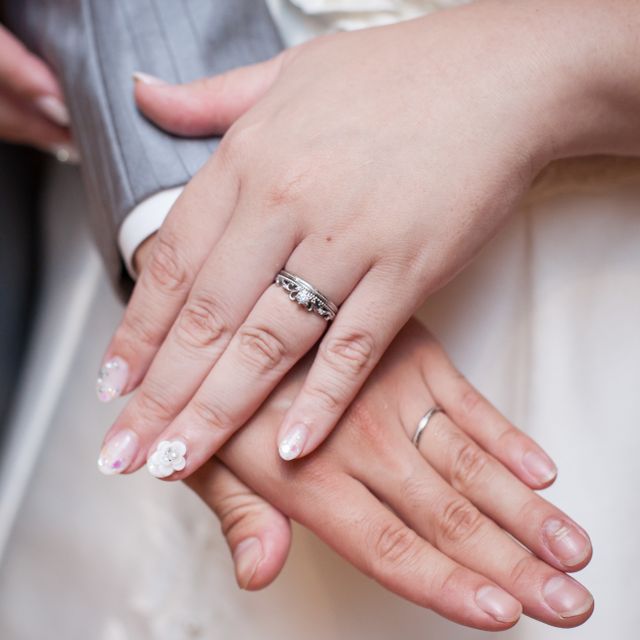 【ANGELRY INOKO(エンジェリーイノコ)の口コミ】 父の務めていた店で買うことを決めていたのと
婚約指輪と結婚指輪を同時に…