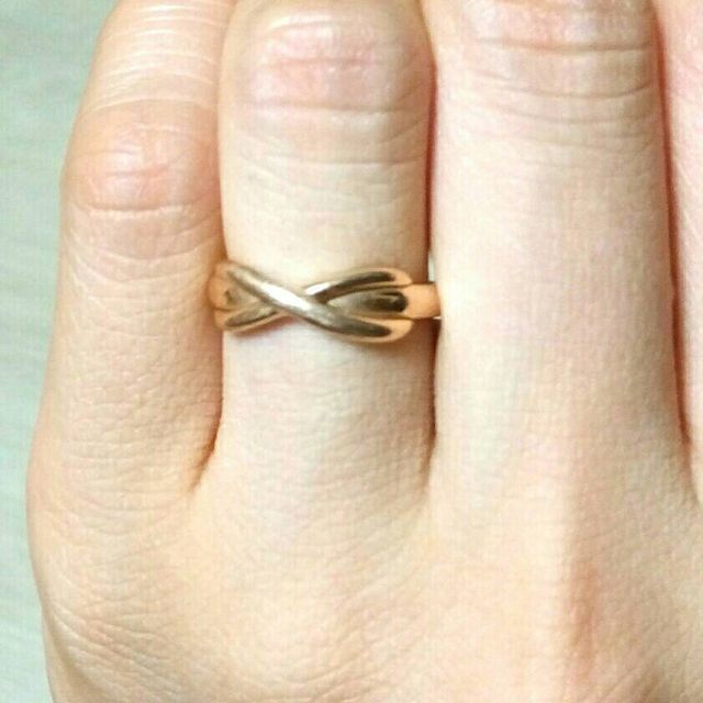 【ティファニー(Tiffany & Co.)の口コミ】 一言で言うなら一目ぼれです。シンプルでありつつ、他にはないデザインで…