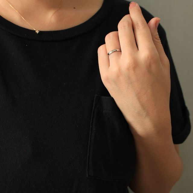 【GALA JEWELRY(ガラジュエリー)の口コミ】 ダイヤが沢山付いているものも引かれましたがありましたが主張しすぎず、…