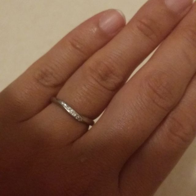 【4℃ BRIDAL(ヨンドシーブライダル)の口コミ】 マリッジリングはずっと身につけるものなので、デザインがシンプルで指輪…