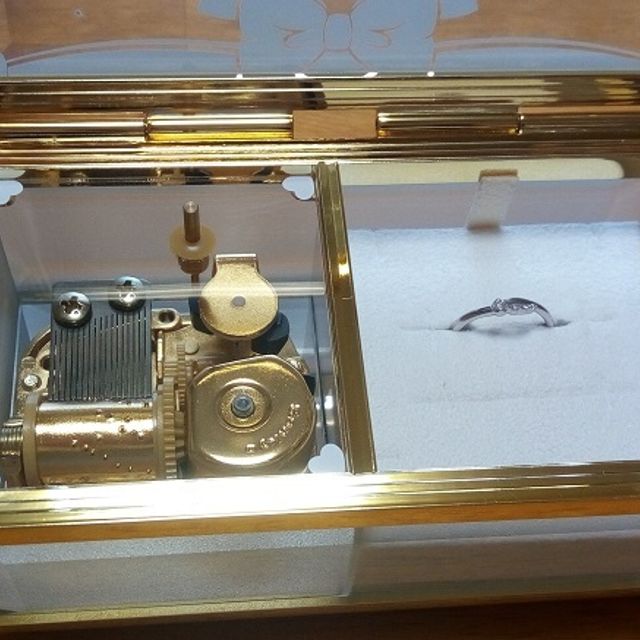 【canal4℃(カナルヨンドシー)の口コミ】 指が短いため、細めの指輪にしたいと以前から思っていました。
こちらの指…