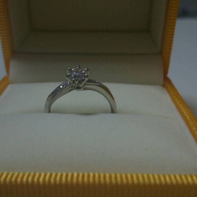 【ケイウノ ブライダル(K.UNO BRIDAL)の口コミ】 色んな店舗をまわったのですが載るダイヤの大きさとカラーカット等で値段…