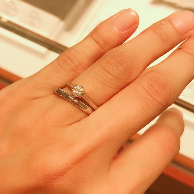 【銀座ダイヤモンドシライシの口コミ】 母の結婚指輪がミル打ちだったこともあり候補の一つとして試着しました。
…