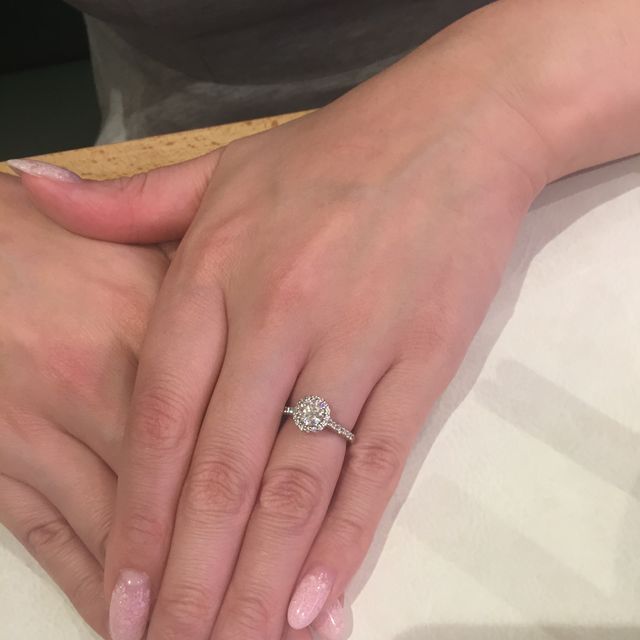 【銀座ダイヤモンドシライシの口コミ】 デザインはこの形がいいなって決めてたのであとはお店選びとダイヤモンド…