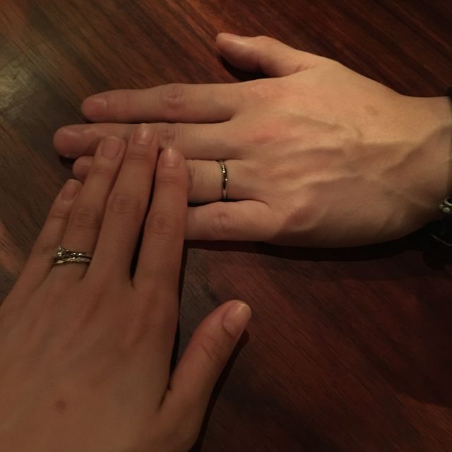 【俄(にわか)の口コミ】 婚約指輪を同じブランドで買ったので、一緒につけた時に馴染むものを選び…