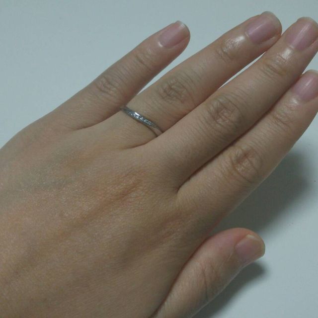 【Mariage ent(マリアージュエント)の口コミ】 たくさんはめてみて、一番ときめいたものにしようと決めていました。
男性…