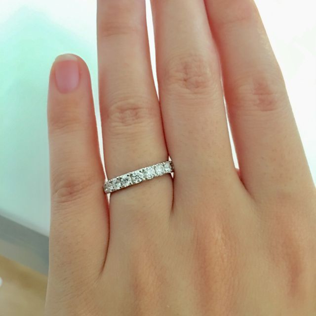【エクセルコダイヤモンド(EXELCO DIAMOND)の口コミ】 婚約指輪は普段使いできるハーフエタニティで探していました。求めていた…