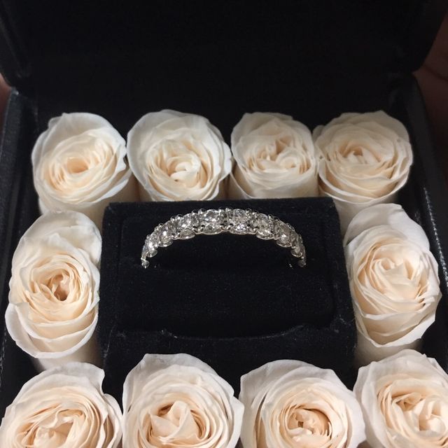 【エクセルコダイヤモンド(EXELCO DIAMOND)の口コミ】 婚約指輪は普段使いできるハーフエタニティで探していました。求めていた…