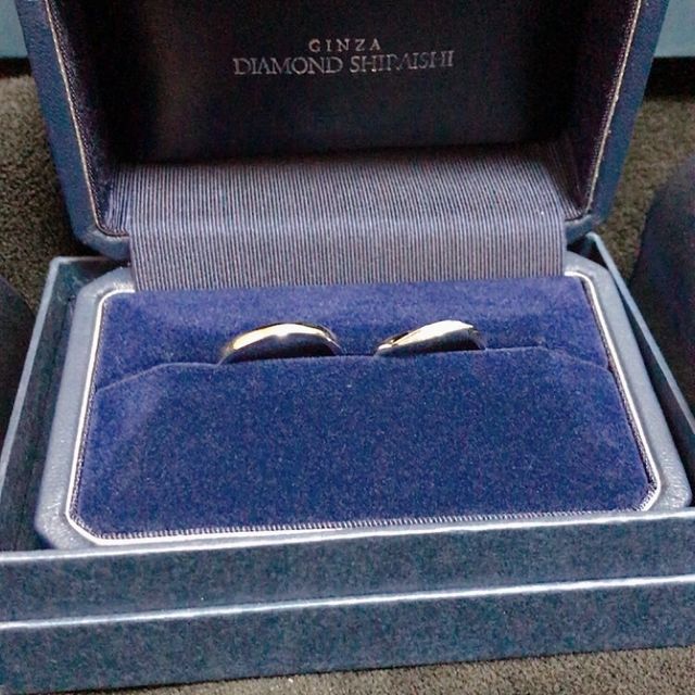 【銀座ダイヤモンドシライシの口コミ】 デザインがよかった。
価格も高すぎるものではなく程よい程度のものだった…