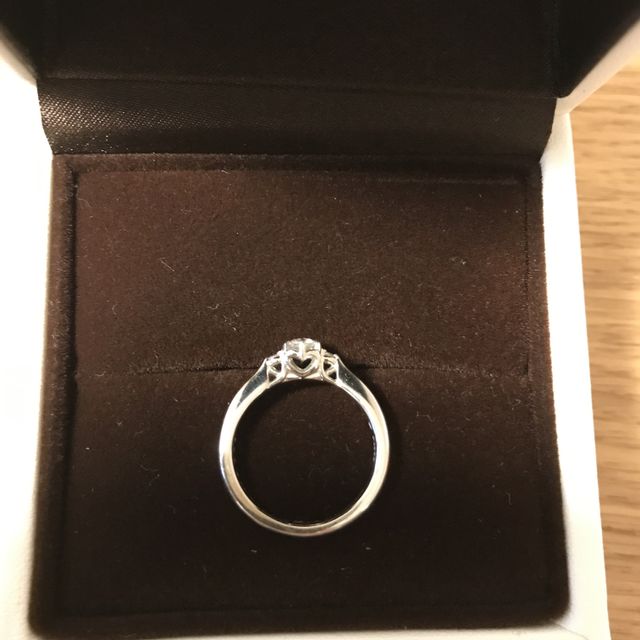 【アイプリモ(I-PRIMO)の口コミ】 色々と試着させて頂いた中で自分の中でしっくり来た物を選びました。
メイ…