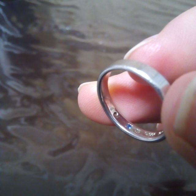 【Something Blue(サムシングブルー)の口コミ】 プラチナ99.9％で指輪を探しており、最終的に2つの指輪で悩みました。決め…