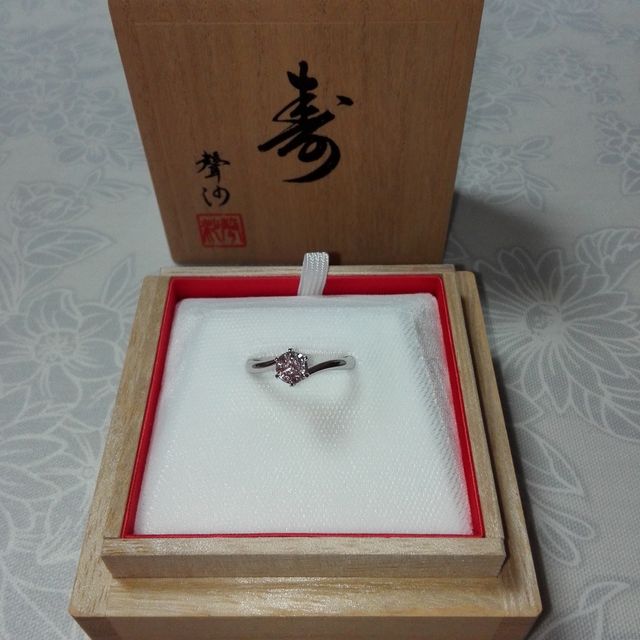 【カオキ　ダイヤモンド専門卸直営店の口コミ】 とにかくダイヤモンドの品質に大満足したので決めました。丁寧な説明があ…