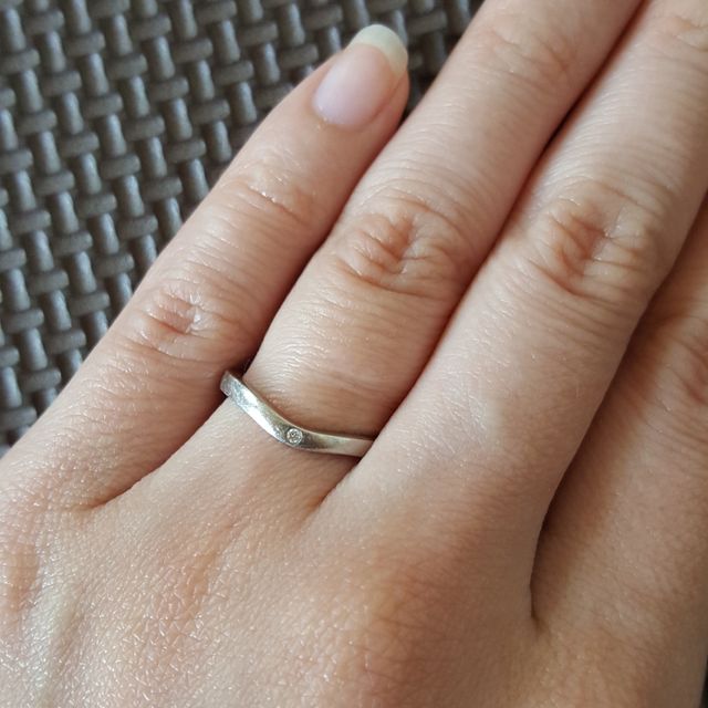 【カルティエ(Cartier)の口コミ】 ひとつの指輪で、ふたつのデザインを楽しめること。
また、私用にはダイヤ…