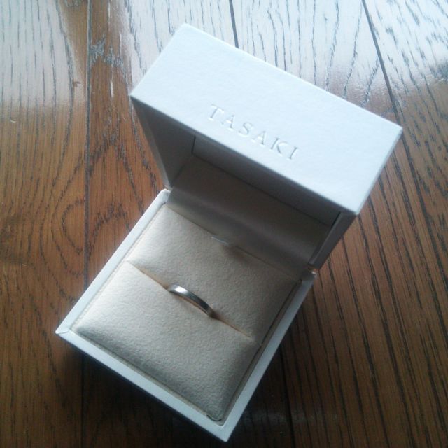 【TASAKI(タサキ)の口コミ】 婚約指輪もTASAKIで購入したので、合わせやすいと思い、結婚指輪も同じくT…