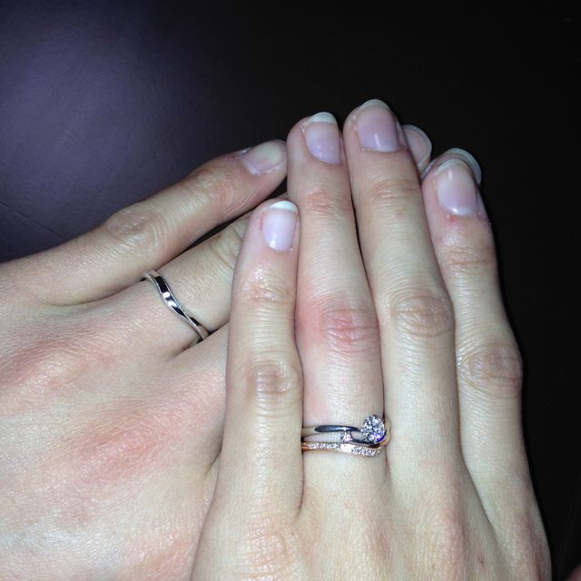 【アイプリモ(I-PRIMO)の口コミ】 婚約指輪でいただいたリングと重ね付けしたく、そのような形のものはある…