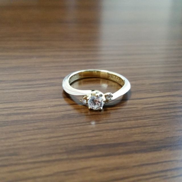 【杢目金屋(もくめがねや)の口コミ】 大まかなデザインは商品名の「桜心」というものに則っていますが、それ以…