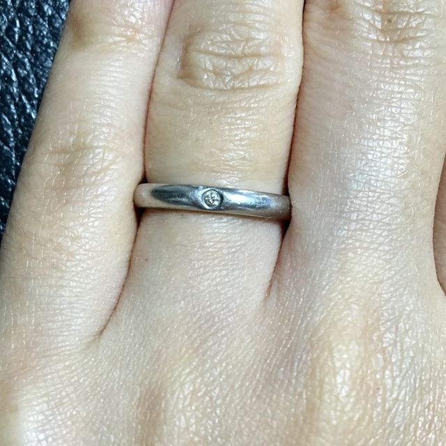 【ティファニー(Tiffany & Co.)の口コミ】 シンプルで飽きがこないものが良かったので、プラチナのリングに小さなダ…