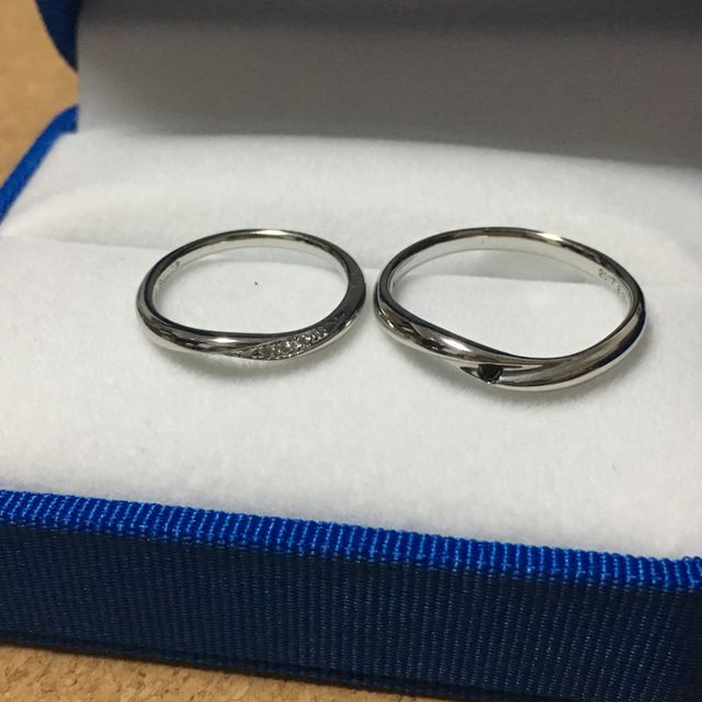 【GALA JEWELRY(ガラジュエリー)の口コミ】 最初はシンプルで石が付いていない指輪を探していましたが、たくさん見る…