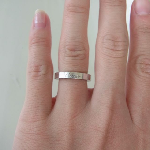 【カルティエ(Cartier)の口コミ】 普通の結婚指輪がいやで、デザイン性の高い指輪を探していました。また、…
