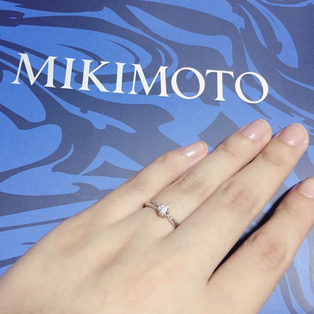 【MIKIMOTO(ミキモト)の口コミ】 国産ブランドを何店舗か検討し付け比べこちらのミキモトにしました。着け…