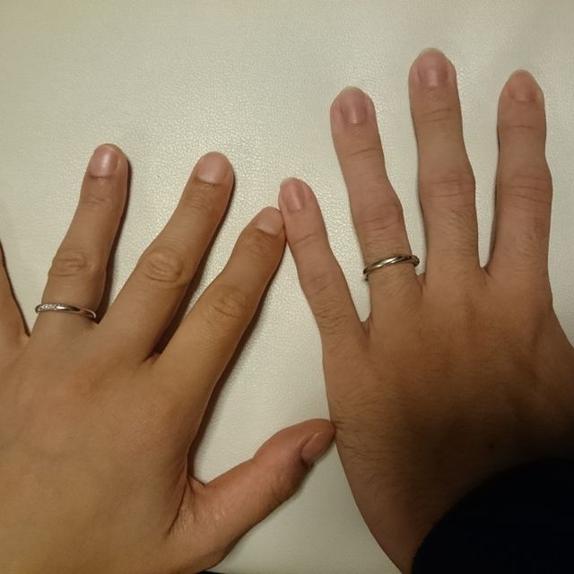 【エクセルコダイヤモンド(EXELCO DIAMOND)の口コミ】 デザインがとても気に入りました。
男性用、女性用ともに斜めのカッティン…