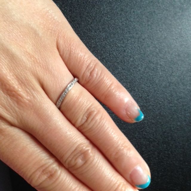 【LUCIE(ルシエ)の口コミ】 私の指は短かったので、ストレートの指輪をつけるとなおさら指が短く見え…