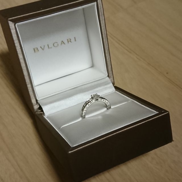 【ブルガリ(BVLGARI)の口コミ】 彼が選んでくれたのが一番の決め手です。
もともとソリティアの婚約指輪に…