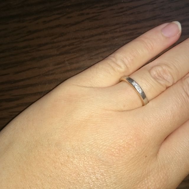 【銀座ダイヤモンドシライシの口コミ】 ピンクゴールドとプラチナを使用したデザインで、人とあまり被らないもの…