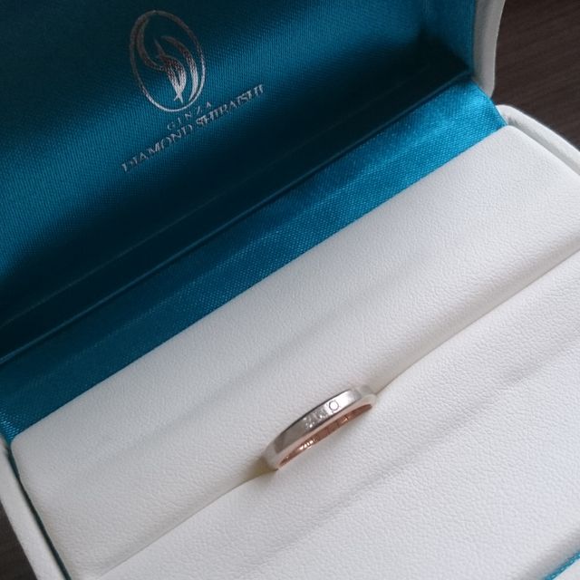 【銀座ダイヤモンドシライシの口コミ】 ピンクゴールドとプラチナを使用したデザインで、人とあまり被らないもの…