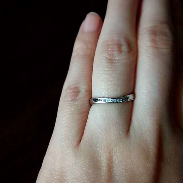 【JEWELRY  KAMATA(ジュエリーかまた)の口コミ】 エンゲージリングをこちらで購入したので、そのリングに重ねづけした時に…