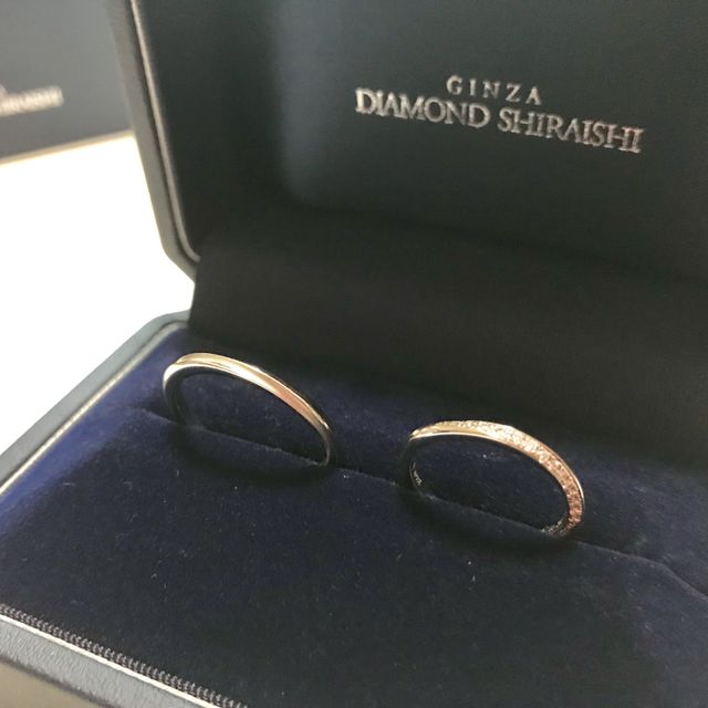 【銀座ダイヤモンドシライシの口コミ】 主人と2人でデザインに一目惚れをして、即決しました。ストレートタイプで…