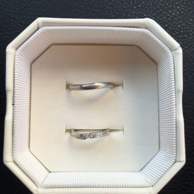 【4℃ BRIDAL(ヨンドシーブライダル)の口コミ】 大好きなブランドだったので、夫婦揃って見に行きました。

シンプルかつ…