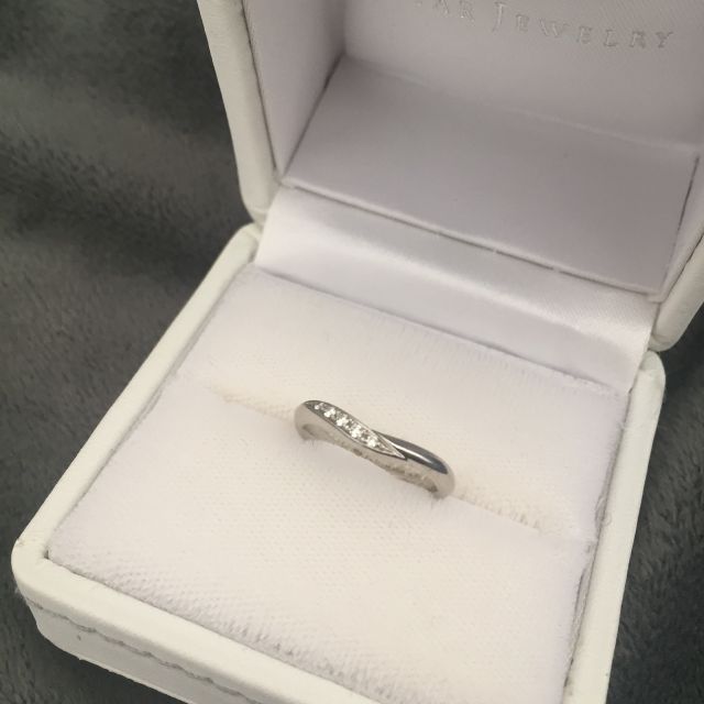 【STAR JEWELRY(スタージュエリー)の口コミ】 プロポーズをされた時に貰った婚約指輪と重ねて付けたかったので、「婚約…