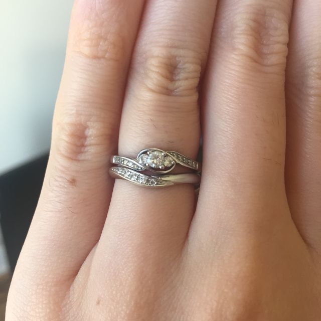 【STAR JEWELRY(スタージュエリー)の口コミ】 プロポーズをされた時に貰った婚約指輪と重ねて付けたかったので、「婚約…