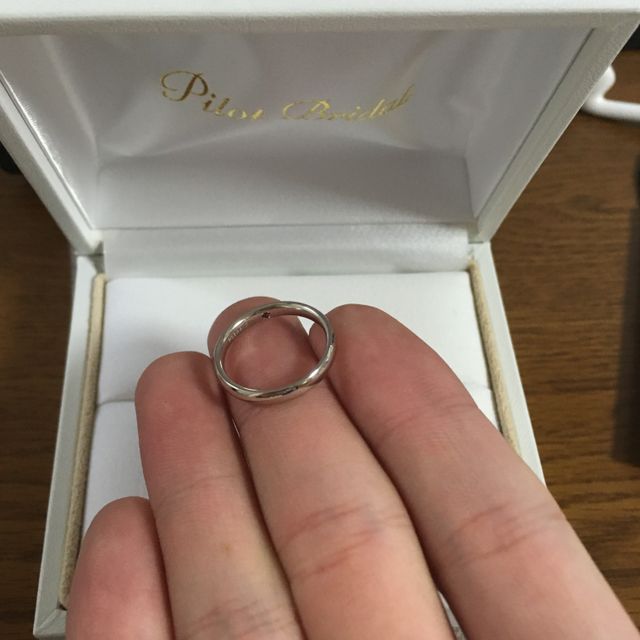 【PILOT BRIDAL(パイロットブライダル)の口コミ】 プラチナ99.9%でも丈夫というところに惹かれて購入しました。指輪の材質っ…